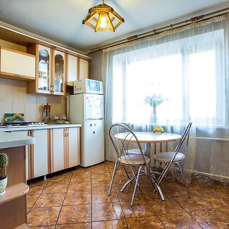 Апартаменты Gazelle 1 Николаев Экстерьер фото